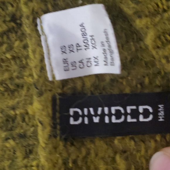 Sweater - Picture 2 of 3